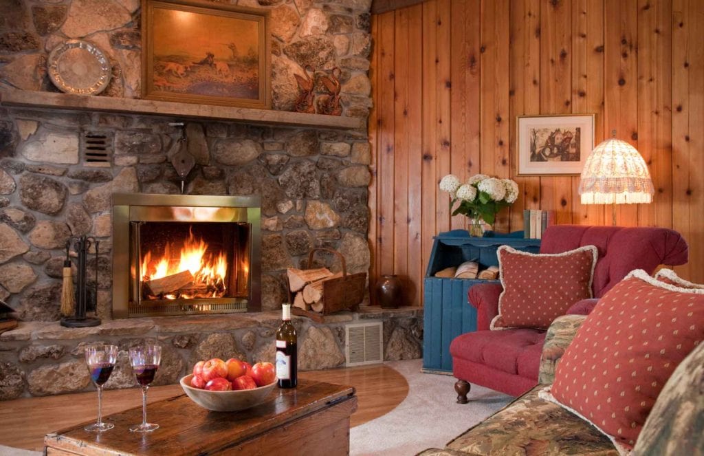 Grand Suite Fireplace - Door County Suites