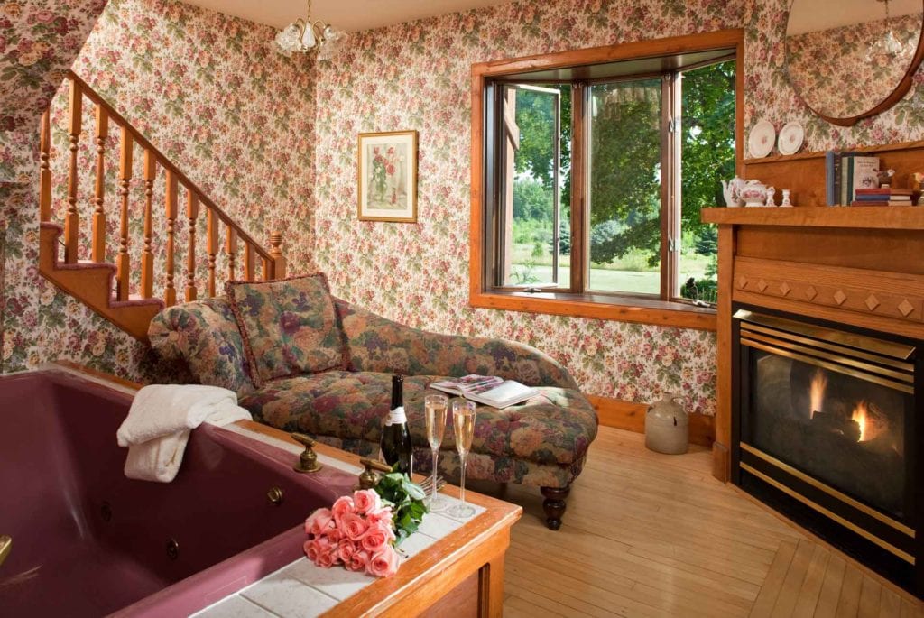 Rose Room lower level - Door County BnB